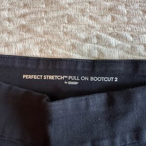 Chico's Black Perfect Stretch Pull-On Bootcut Jeans. Size 2